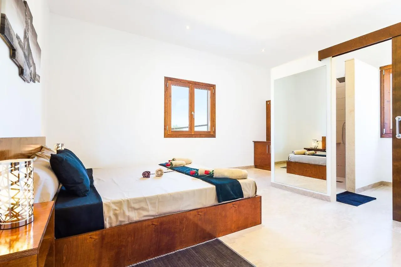 Luz De Luna Petra  Villa